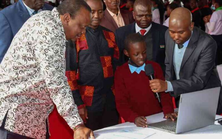 Kenyatta, Kenya, Coding, Pulpils