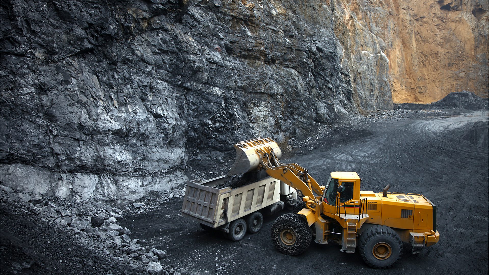 Tanzania Signs Graphite Deal With Elon Musk's Tesla