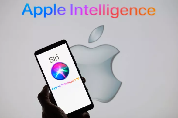 Apple CEO shakes up AI leadership: A new direction for Siri