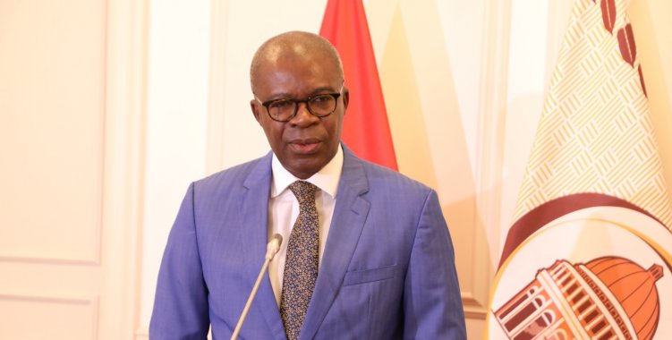 BNA’s governor inspects impact of mobile payment adoption with UNITEL Money at Angola’s informal market