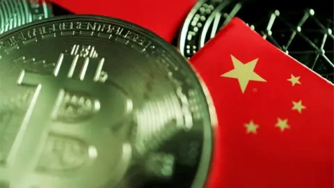 Chinese regulators warn citizens against stablecoin scams amid rising hype