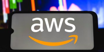 AWS fixes worldwide outage disrupting websites, apps