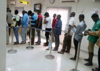 5 Reasons Why There Are No More Long Queues in Nigerian Banks