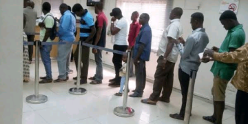5 Reasons Why There Are No More Long Queues in Nigerian Banks