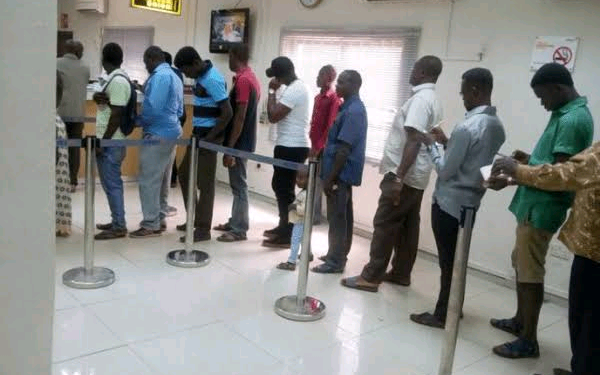 5 Reasons Why There Are No More Long Queues in Nigerian Banks