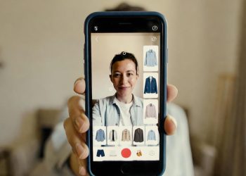 Google’s AI try-on tool expands, letting users apply clothes to a single selfie